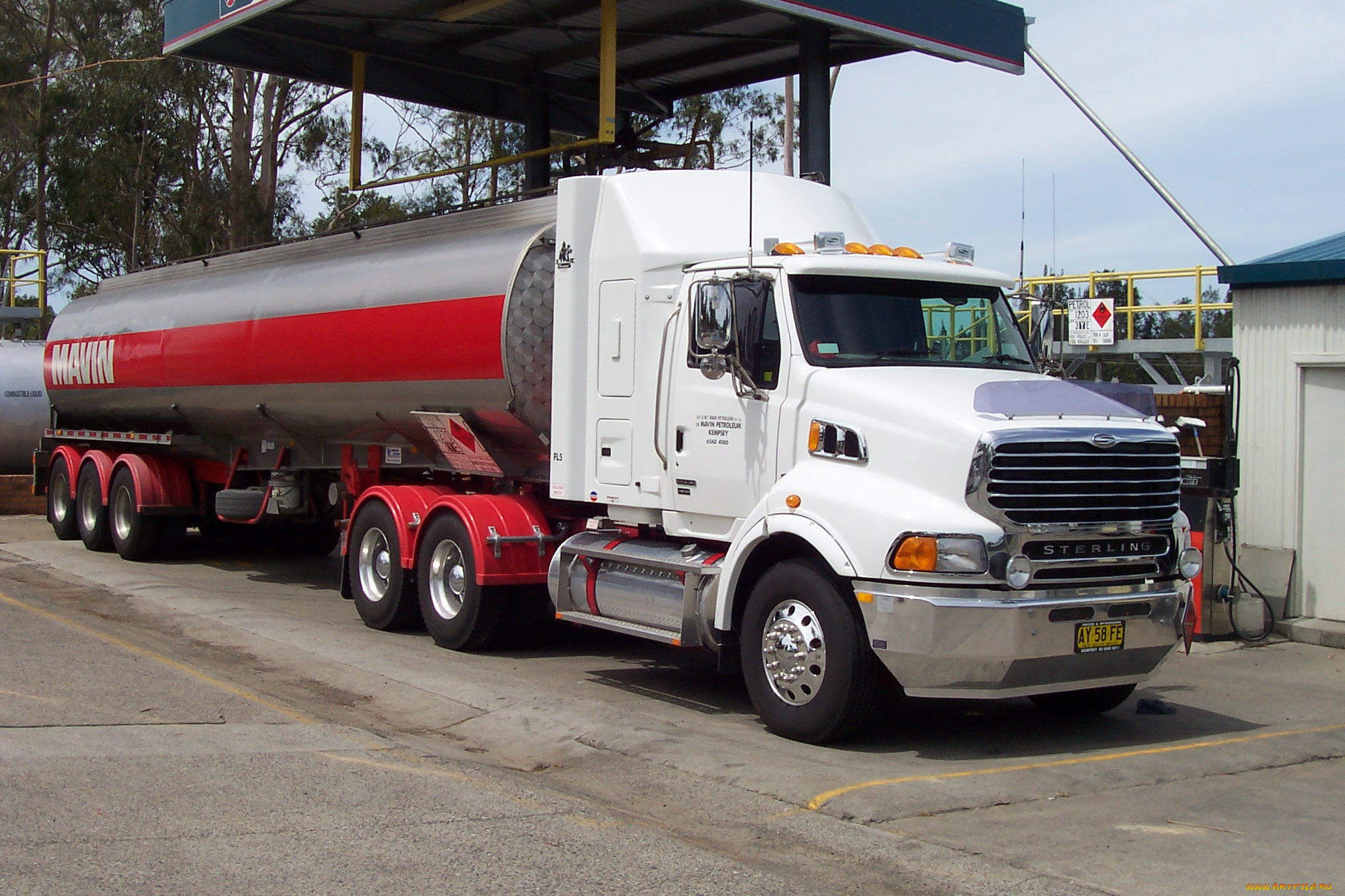 sterling at9500 fuel tanker, , sterling, , , , 